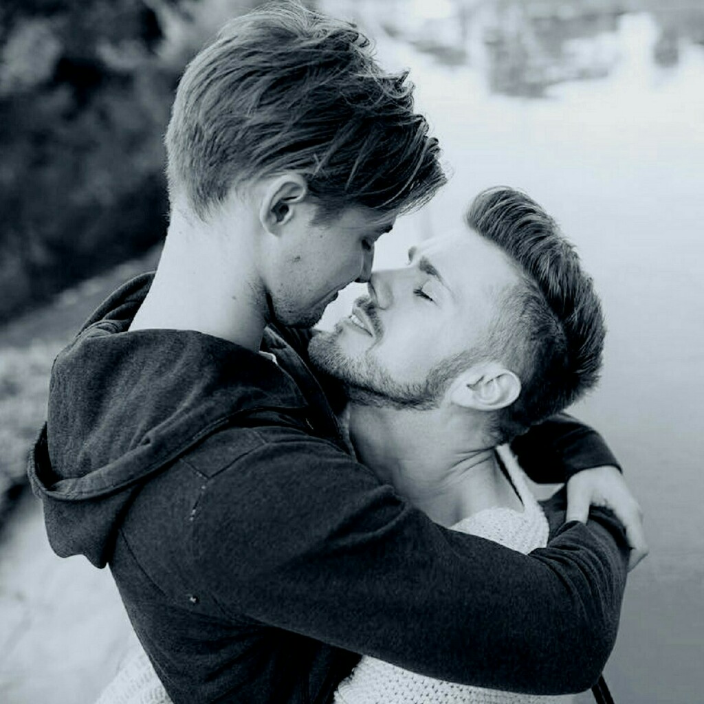 парни целуются с парнями гей фото фото 63