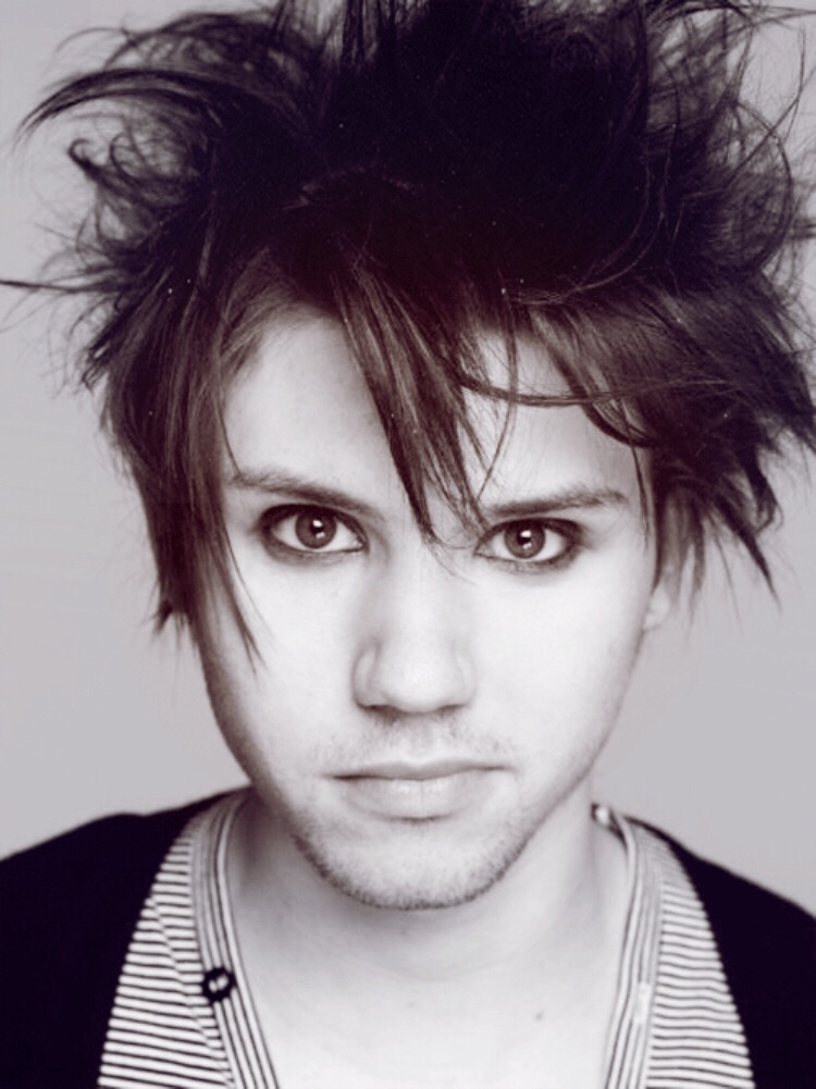 Am I The Only One Who Thinks Guys Look Better With Mess