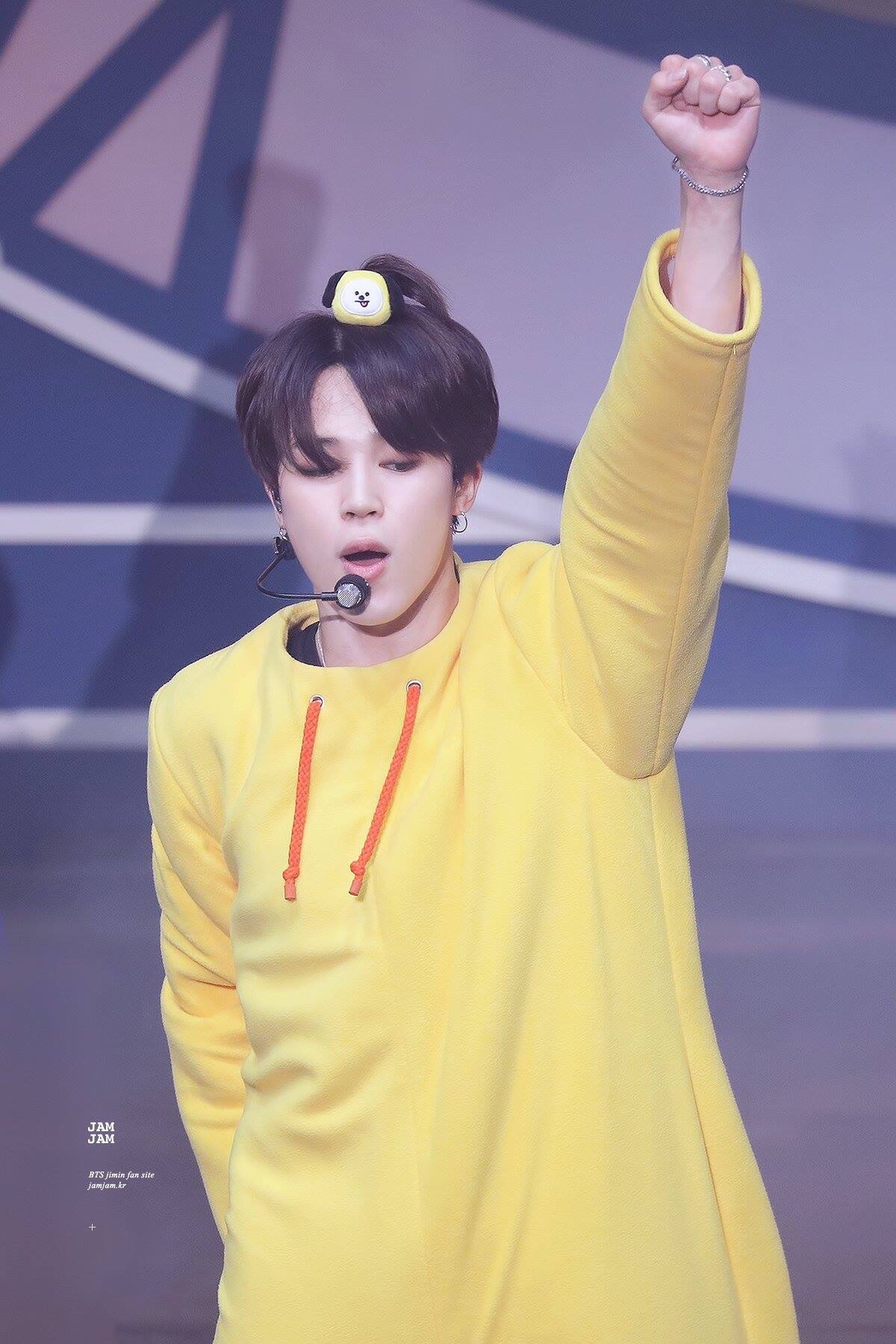 Waiting for you Park Jimin 💛 chimmy chimmybt21 parkj...