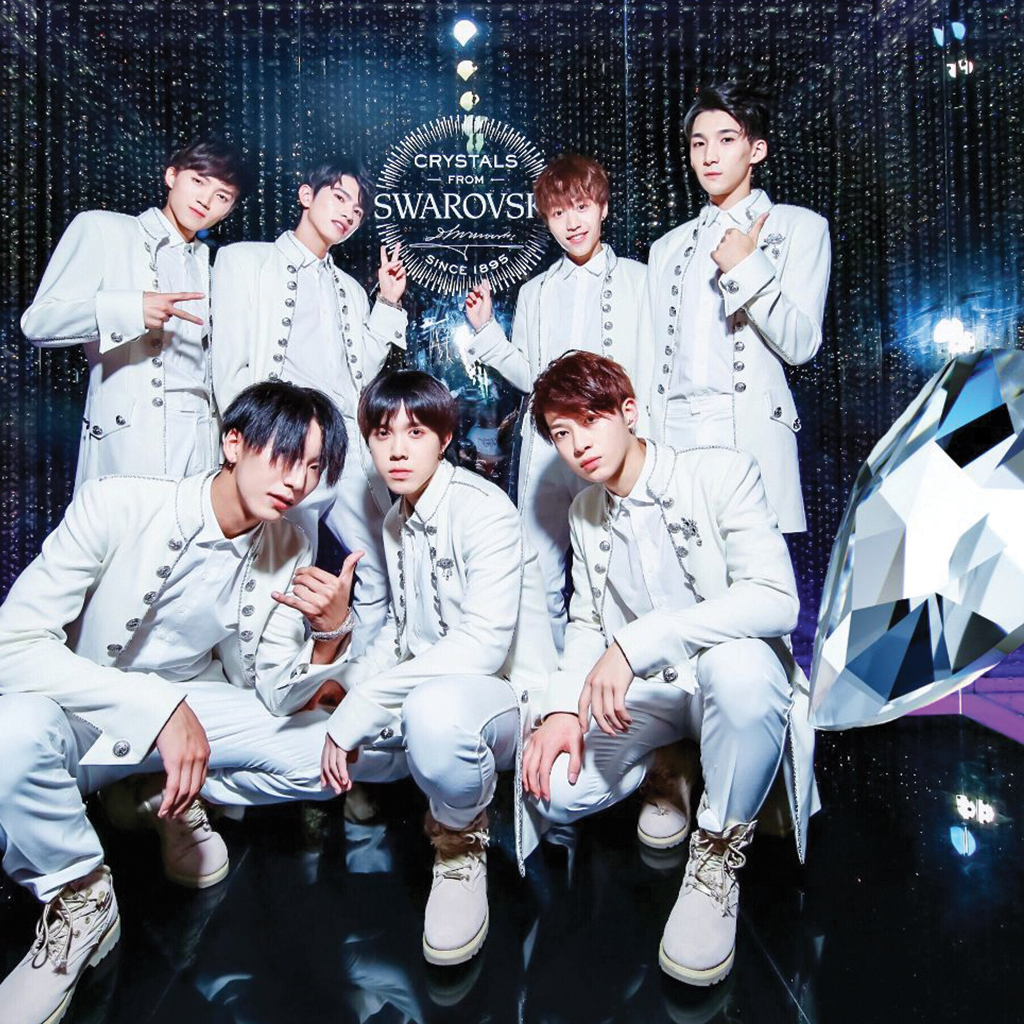 Korean band with Swarovski crystals