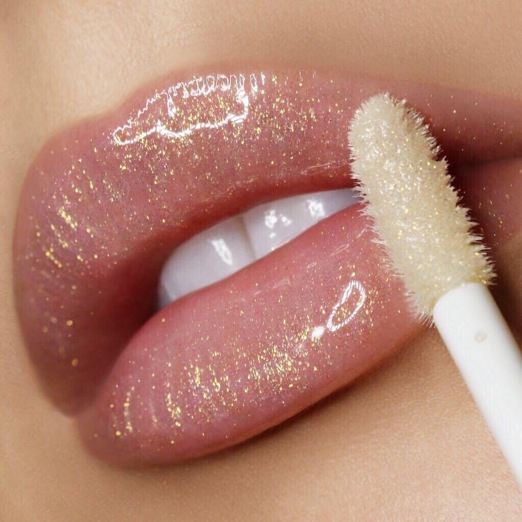 pink glitter lips gloss lipgloss Comment image by @jasthesaj.