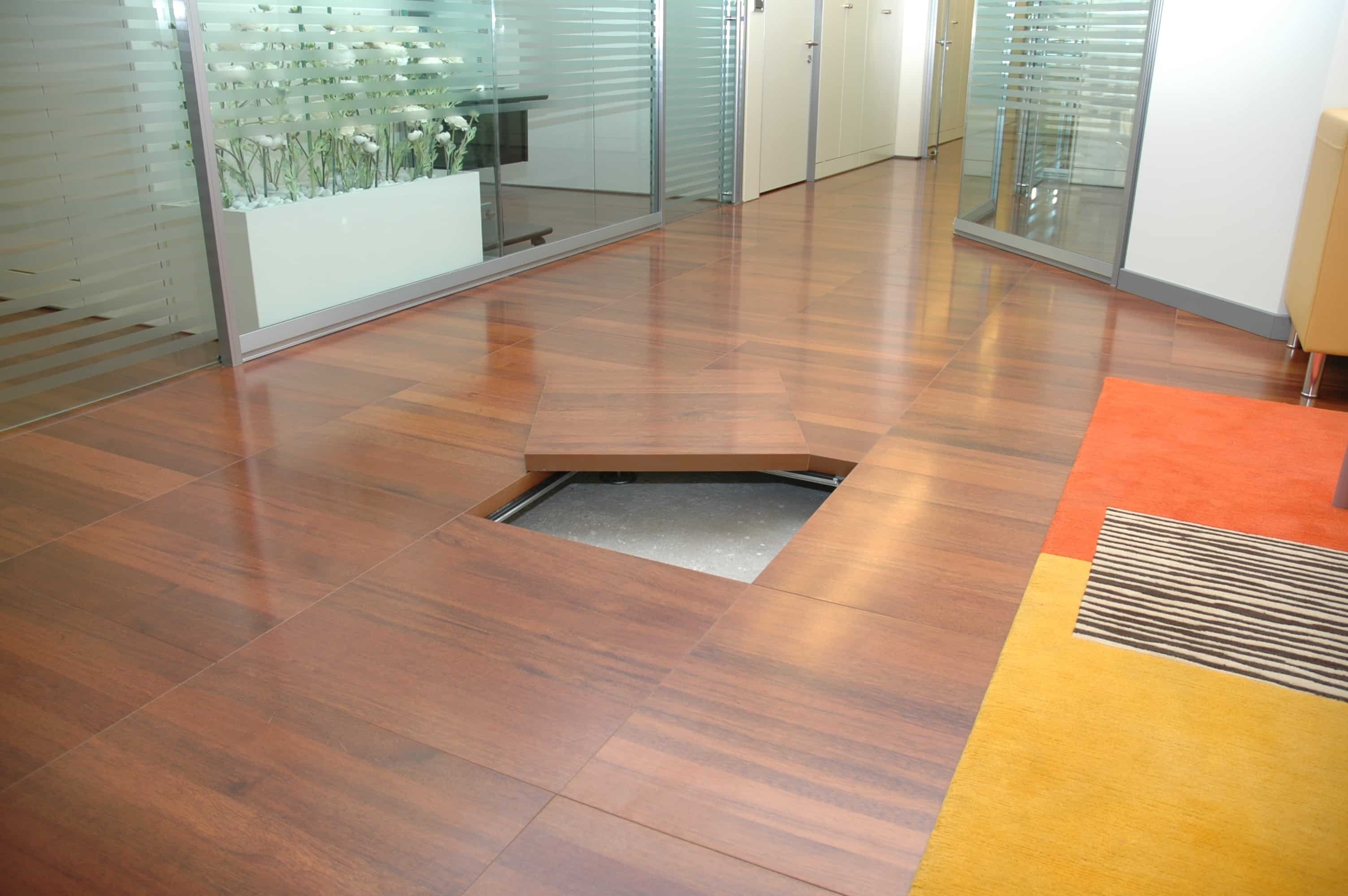 Wooden Finish Raised Access Flooring Tiles