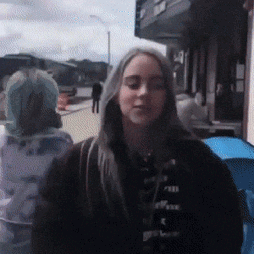 billieeilish These GIFS 322590093083201 by @chilly_billie.