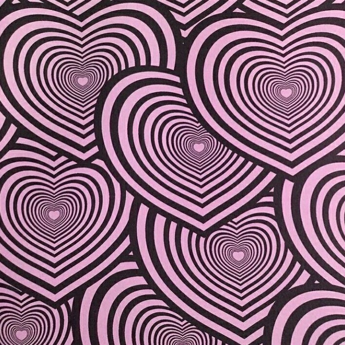 Với Y2K Heart Background Pink, bạn sẽ được chìm đắm vào một thế giới mê hoặc đầy sắc hồng tuyệt đẹp. Hình ảnh sẽ đưa bạn trở lại thập niên 2000 với những thiết kế lấy cảm hứng từ trái tim. Khung hình đầy tình yêu này sẽ làm cho trái tim bạn đập nhanh hơn và đầy hạnh phúc. Hãy xem hình ảnh và cùng nhau tận hưởng không khí này.